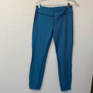 Patagonia blue striped leggings size medium